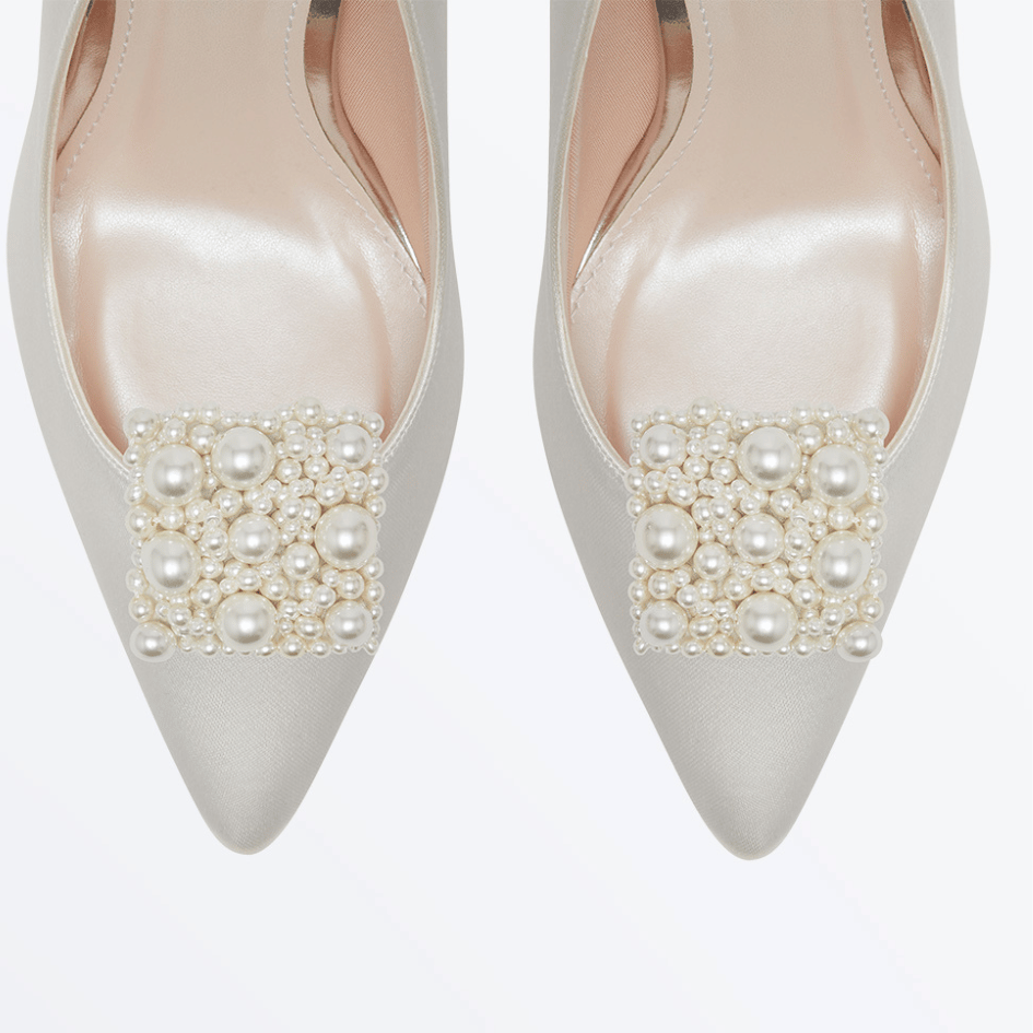 Camille: Pearl Shoe Clip